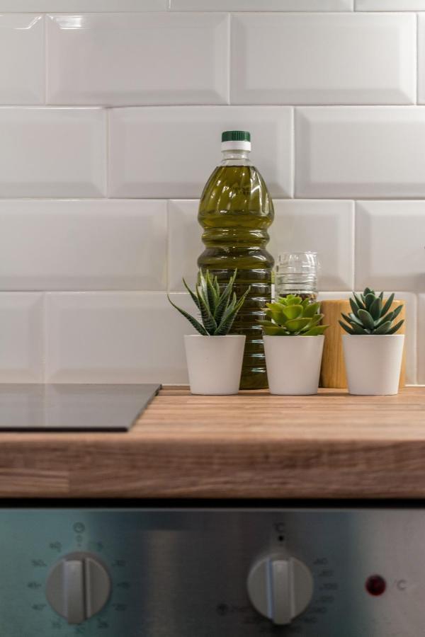 Wide Comfy Studio Apartment Centrally Located In Thissio Αθήνα Εξωτερικό φωτογραφία